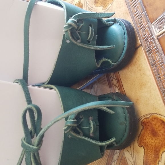 UNIQUE Rustic small batch sandals NIB - Picture 3 of 12